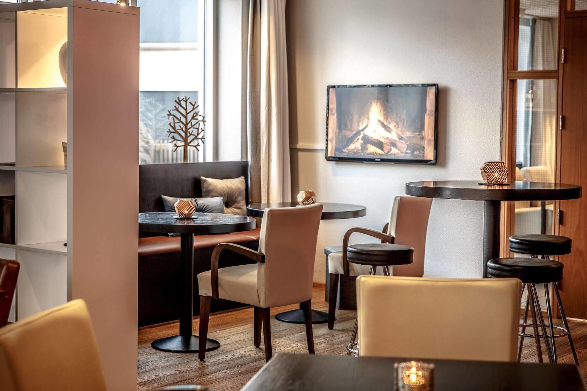 Hotel Nordurland By Keahotels 아퀴레이리 외부 사진